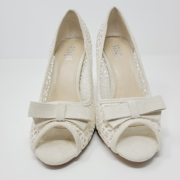 Rouge Helium | White Lace Design Aliyah Peep Toe Wedding Heels (Size 7.5) - Picture 12 of 13